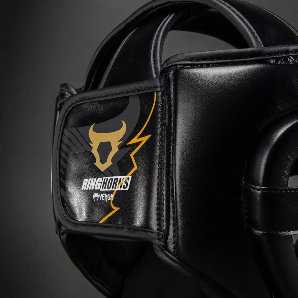 Боксёрский шлем Venum Ringhorns Charger Headgear black/gold