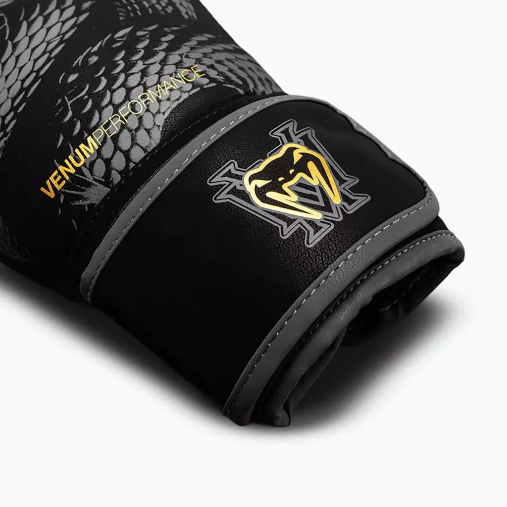 Боксёрские перчатки Venum Matupa Boxing black/grey/gold