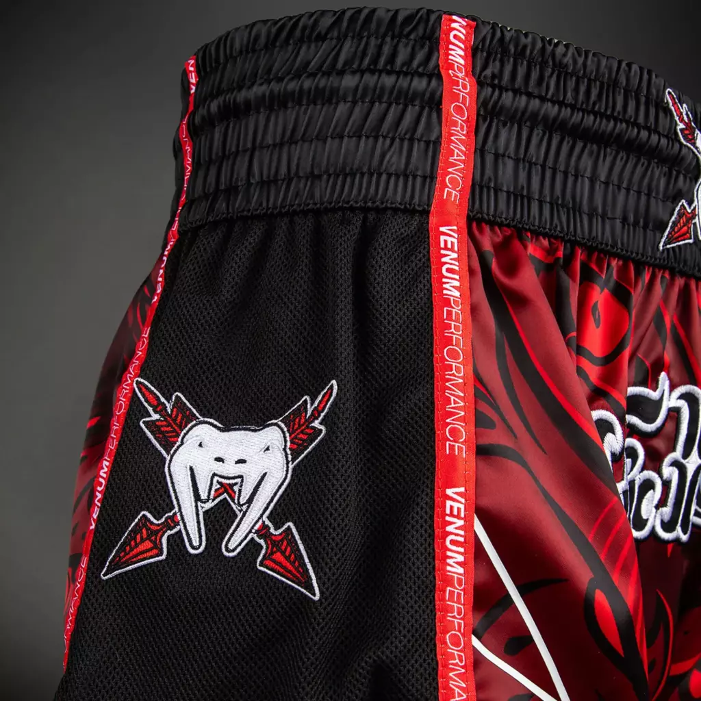 Шорты Venum Wolf Atak Muay Thai Shorts black/red
