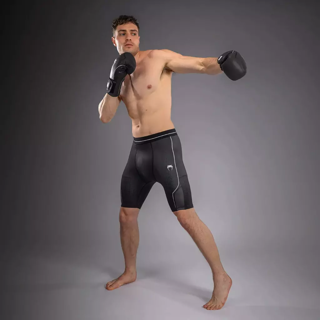 Компрессионные Шорты Venum Stealth Vale Tudo black/white