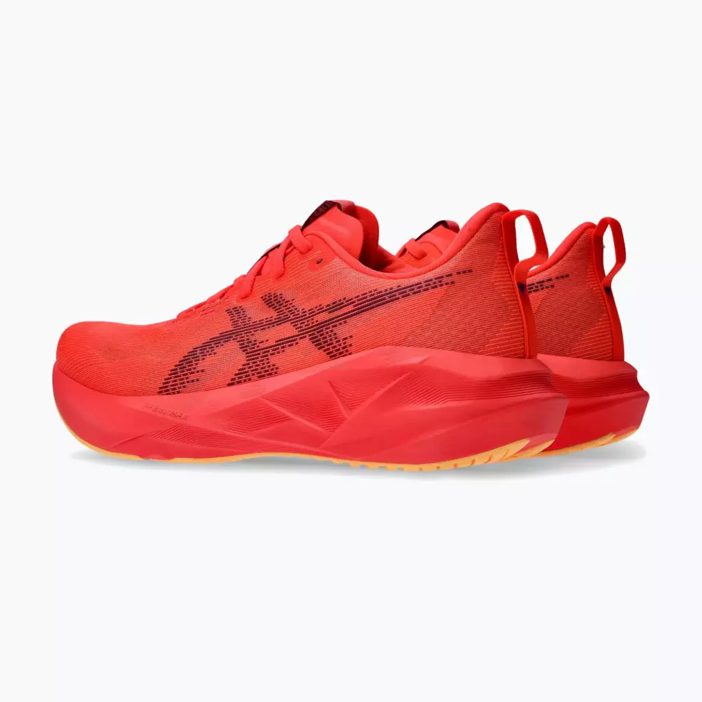 Кроссовки для бега ASICS Novablast 5 flash red/edo purple