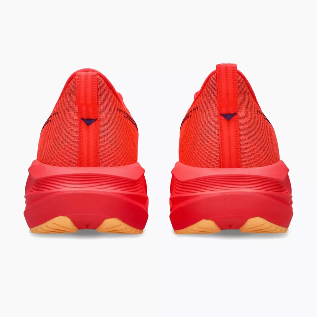Кроссовки для бега ASICS Novablast 5 flash red/edo purple