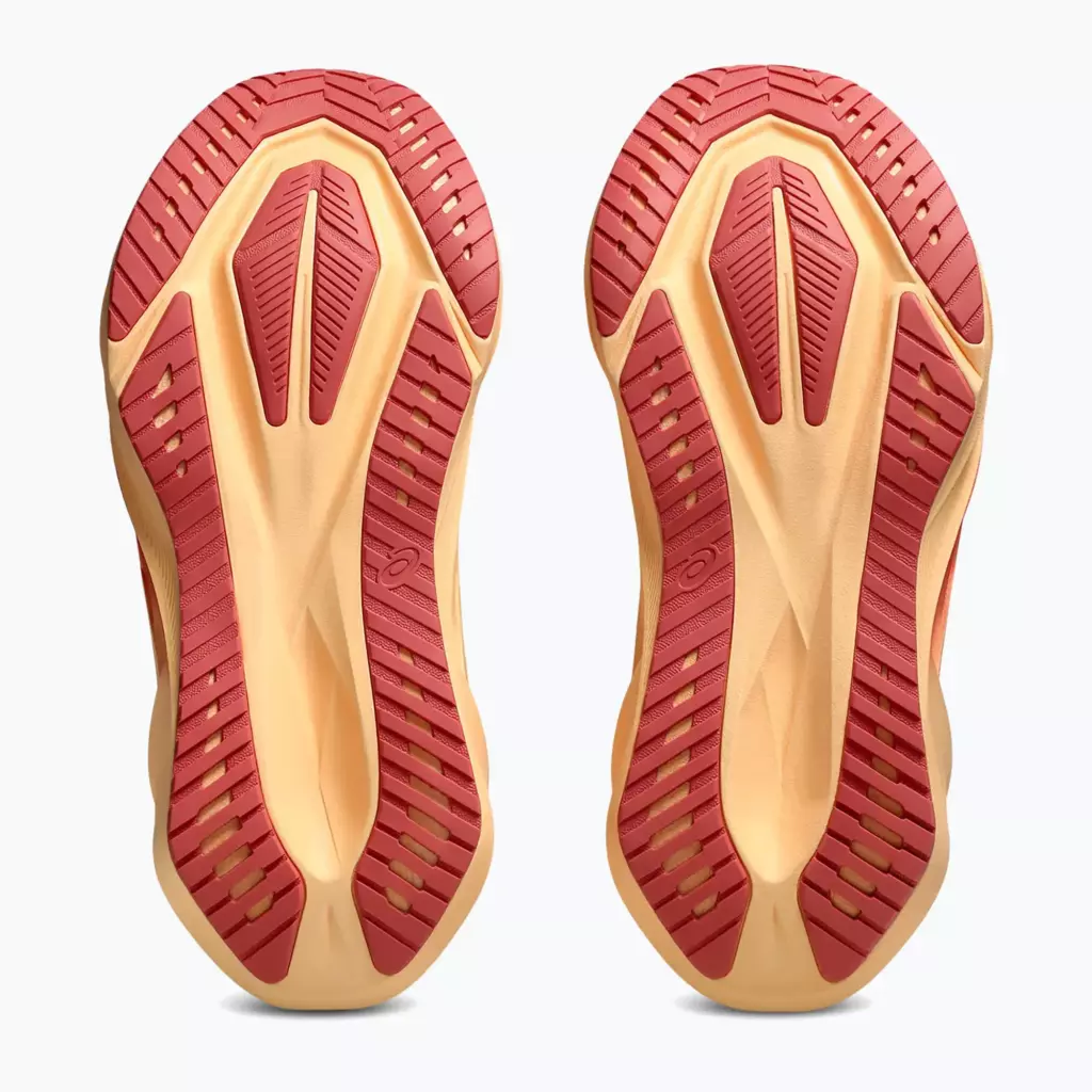 Женские Кроссовки для бега ASICS Novablast 5 rubble red/fawn