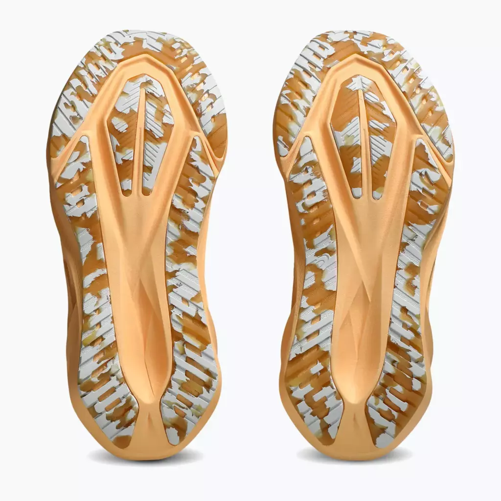 Женские Кроссовки для бега ASICS Novablast 5 lite-show/orange glow