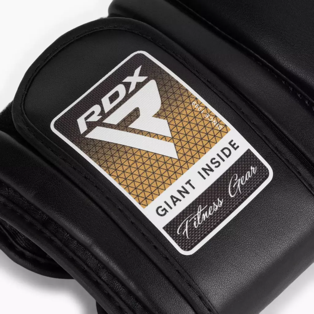 Боксёрские перчатки RDX BGR-F7 чёрно-золотые