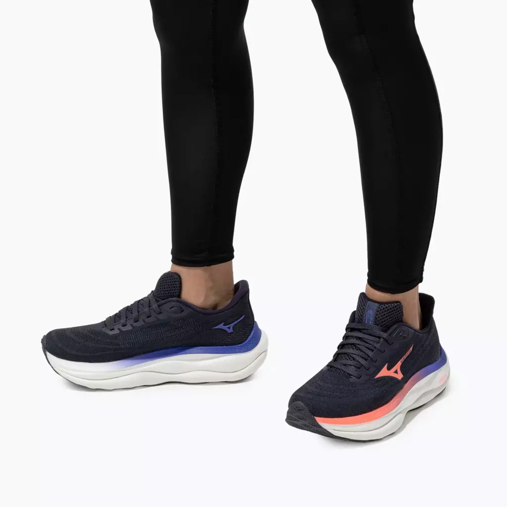 Женские Кроссовки для бега Mizuno Wave Sky 9 odyssey gray/striking coral/iris bloom