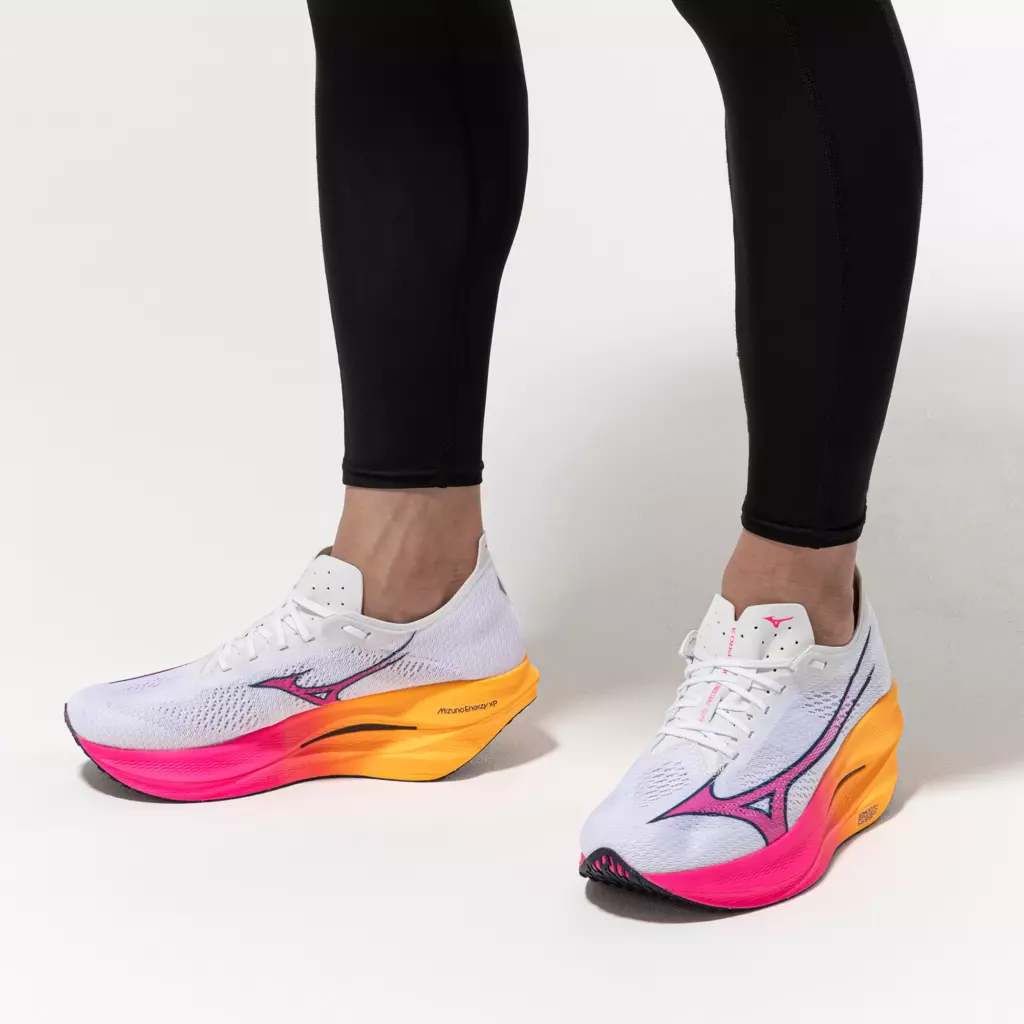 Кроссовки для бега Mizuno Wave Rebellion Pro 3 white/pink tetra/tang orange