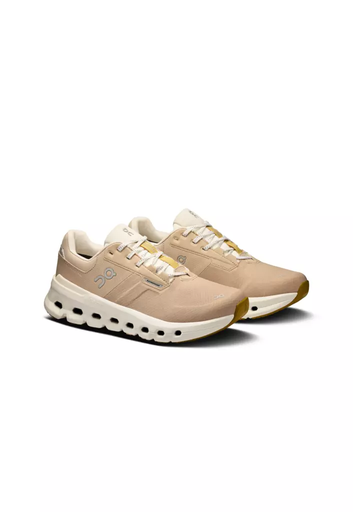 Женские Кроссовки для бега On CLOUDRUNNER 2 WATERPROOF - sand dew