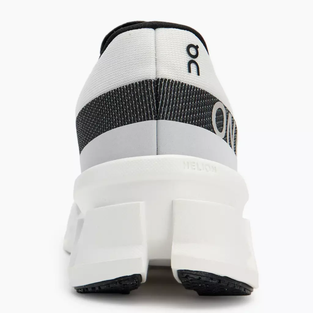 Женские Кроссовки для бега On Cloudmonster 2 white frost