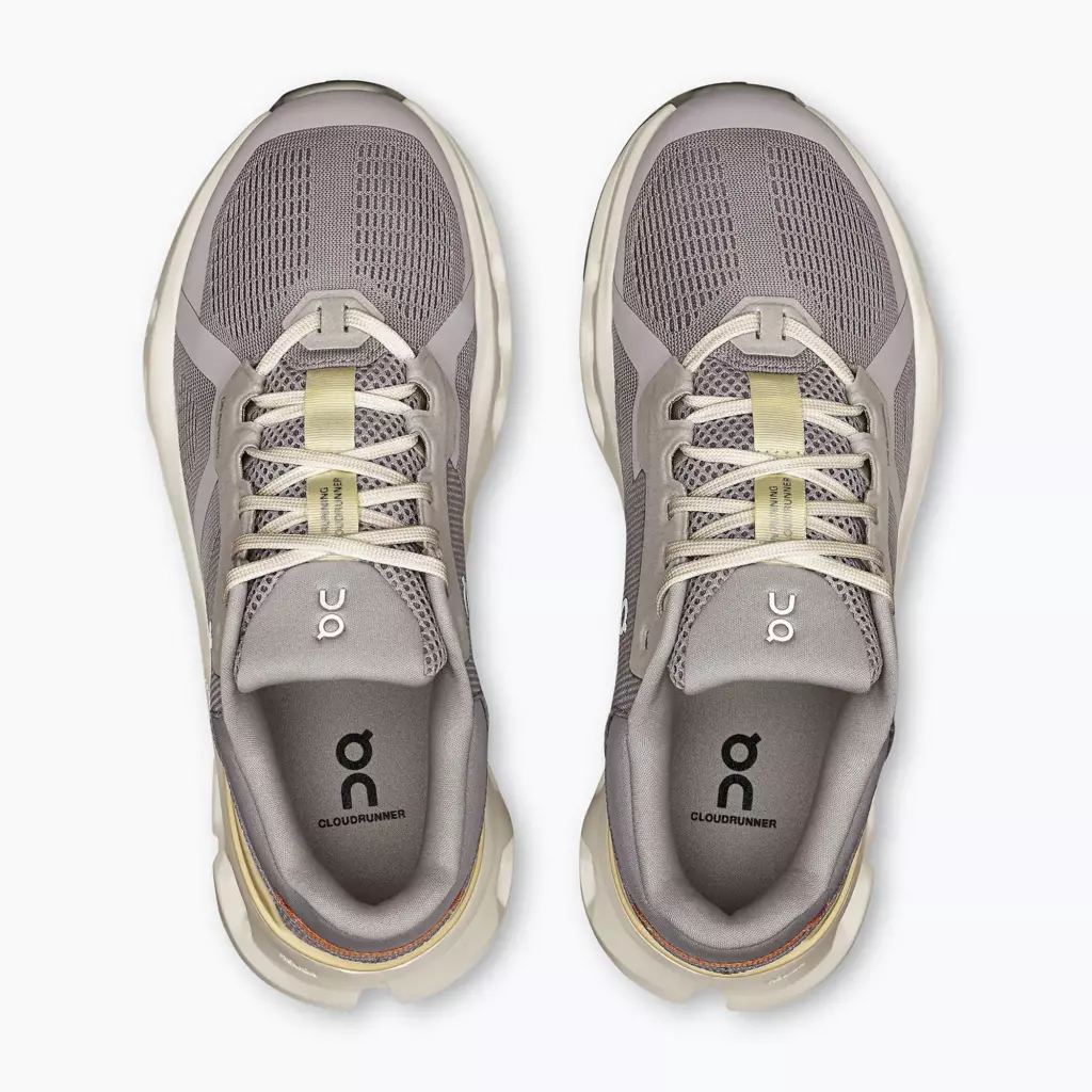 Женские Кроссовки для бега On Cloudrunner 2 lilac/ivory