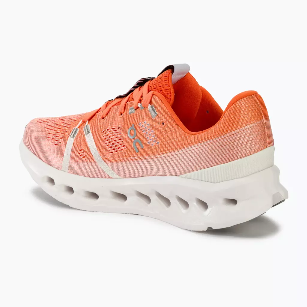 Кроссовки для бега On Cloudsurfer flame/white