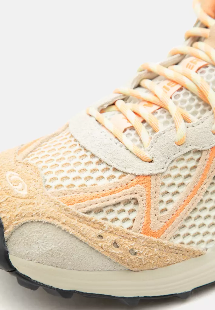 Salomon XT WHISPER - aspargus green/almond cream/nectarine