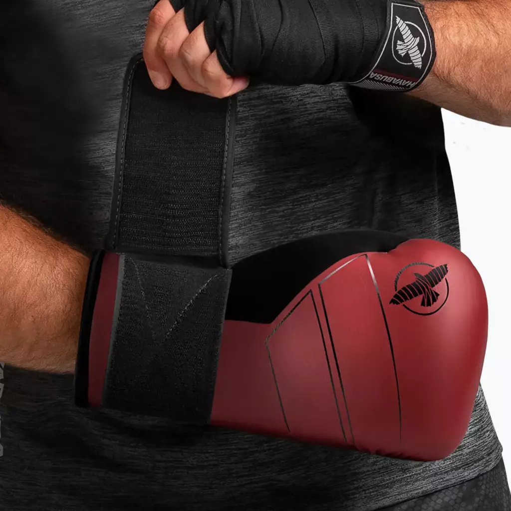 Боксёрские перчатки Hayabusa S4 Leather red