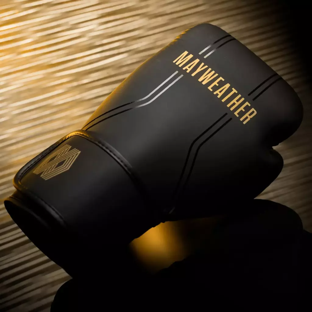 Боксёрские перчатки Hayabusa Mayweather Contender black/gold