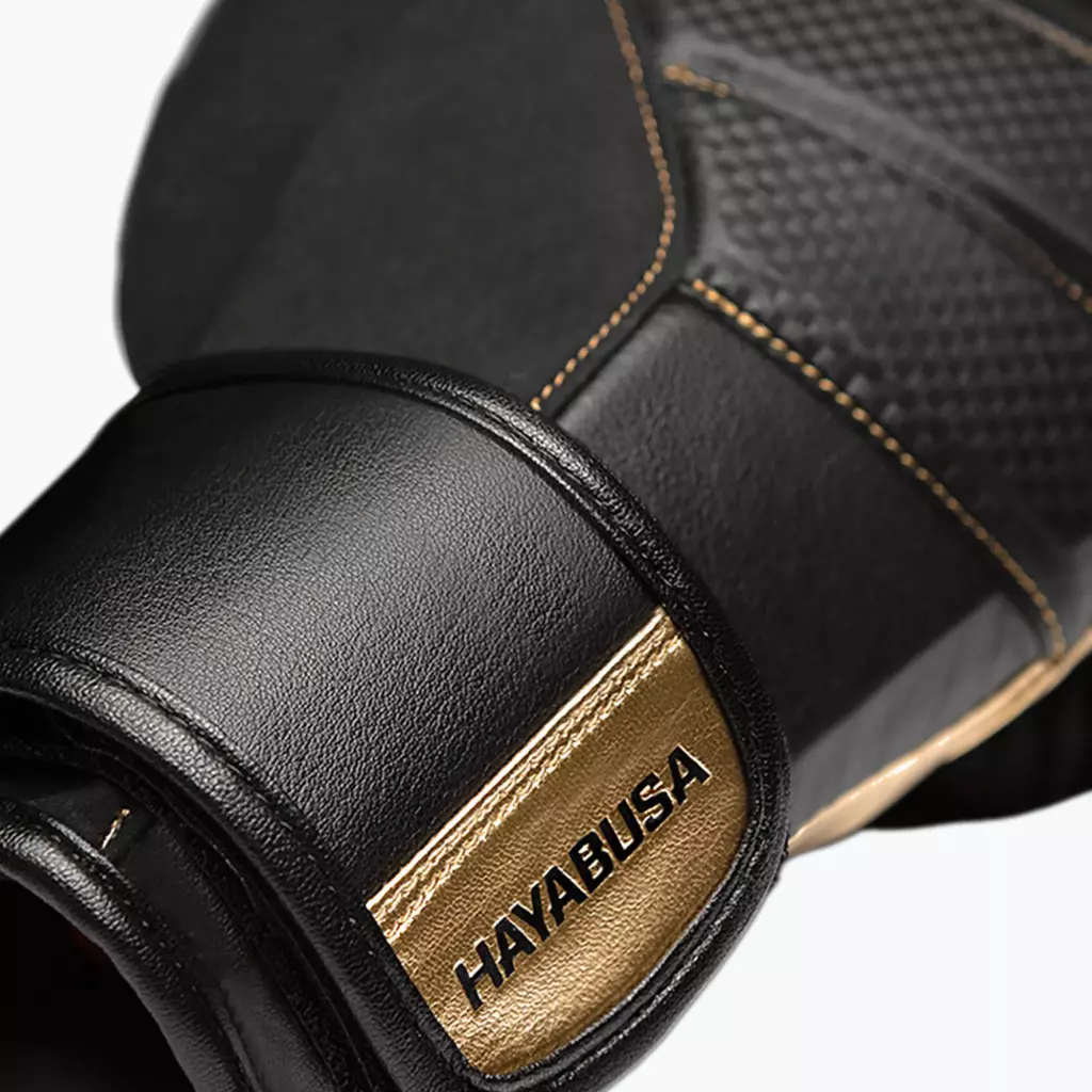 Боксёрские перчатки Hayabusa T3 black/gold