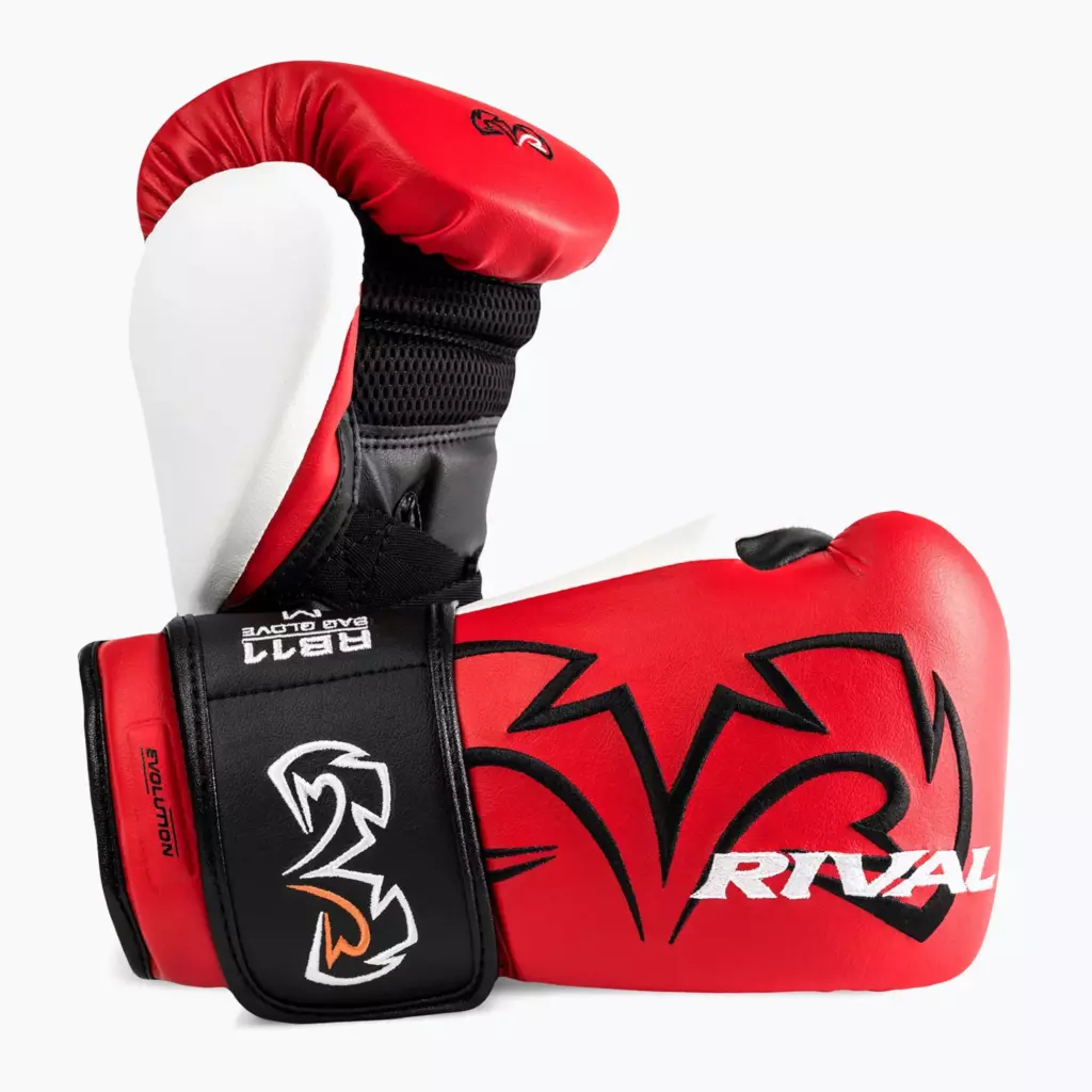 Боксёрские перчатки Rival RB11 red