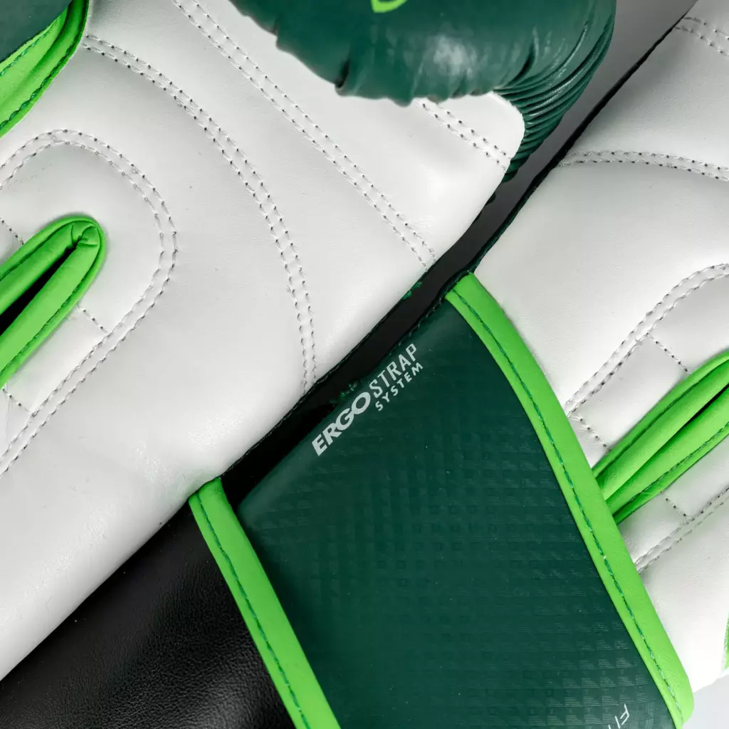 Боксёрские перчатки Rival RB7 Fitness Plus Bag green/white