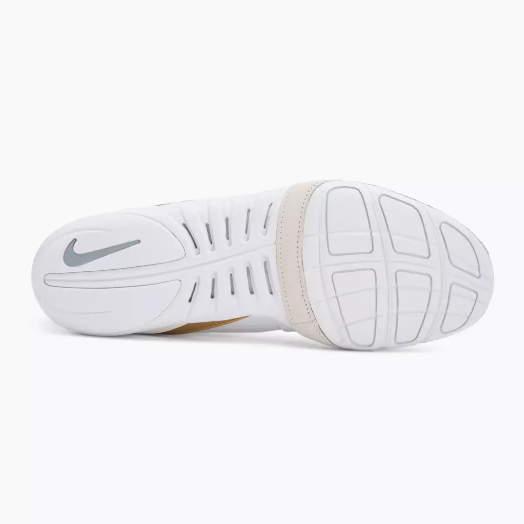 Боксёрки Nike Freek white/metallic gold/cool grey