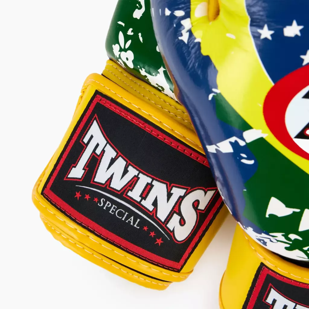 Боксёрские перчатки Twins Special FBGVL3-44 Brasil yellow/red/blue