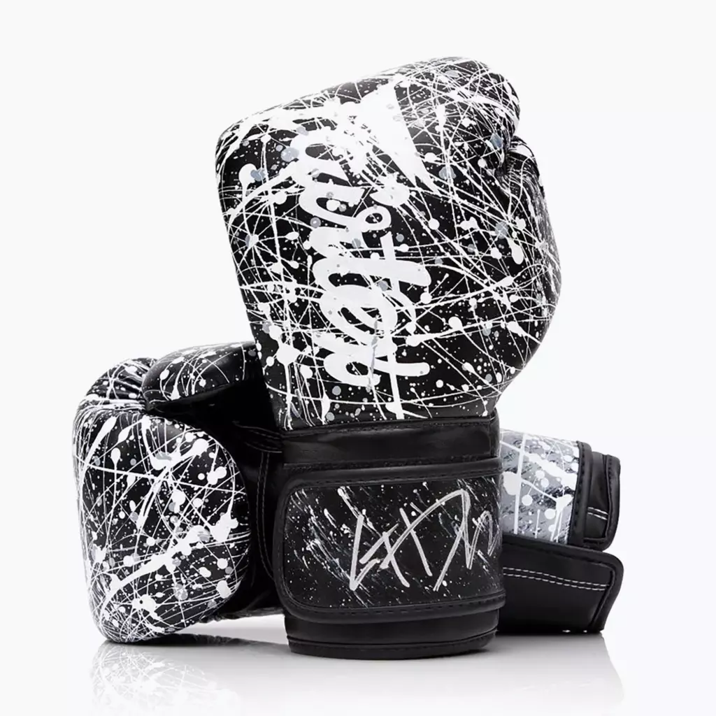 Боксёрские перчатки Fairtex Microfiber Art Collections Painter black/white