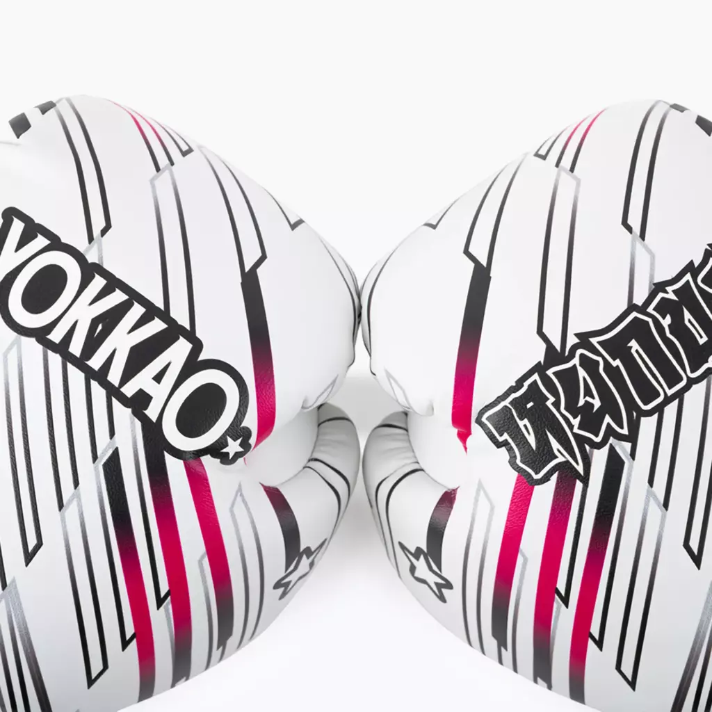 Боксёрские перчатки YOKKAO Power Boxing white