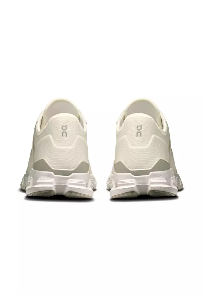 Кроссовки для бега On Cloud X 4 AD white wolf