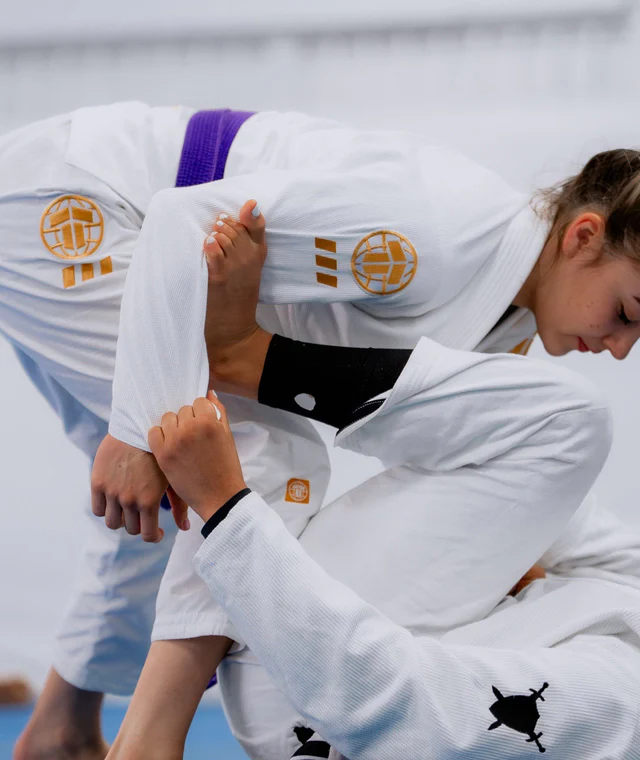 Кимоно женское Tatami BJJ LADIES PRO SERIES - WHITE & CHAMPION GOLD