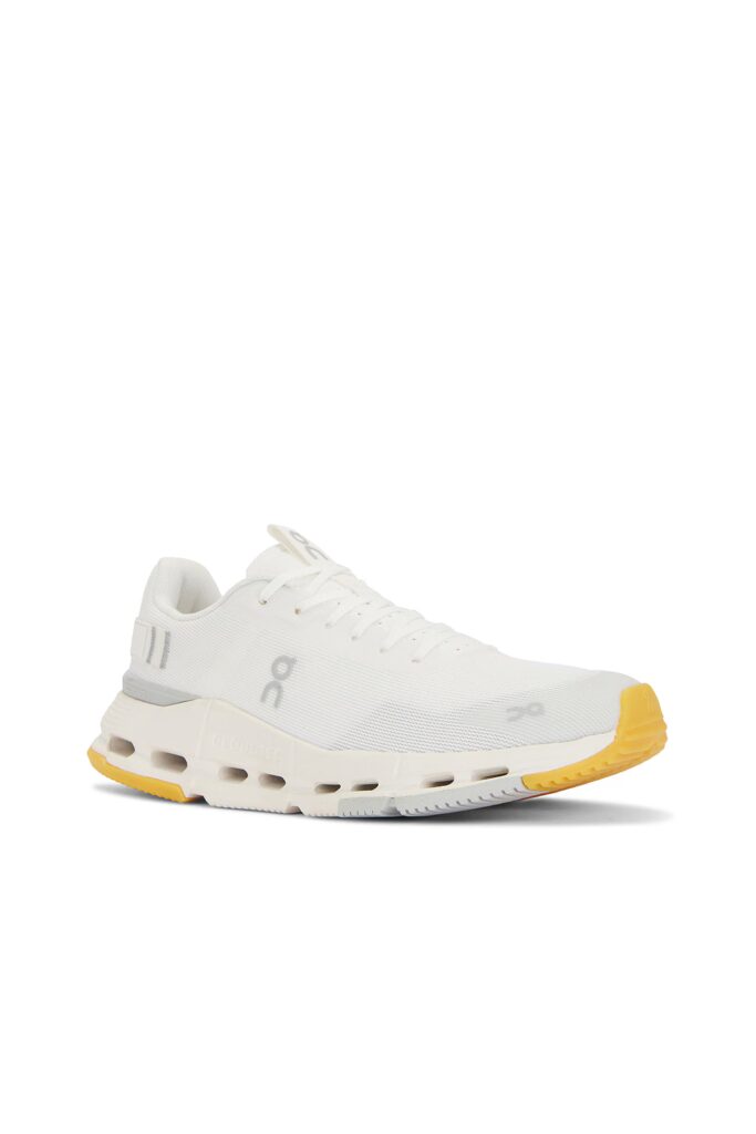 Кроссовки для бега On Cloudnova Form 2 - White & Ivory