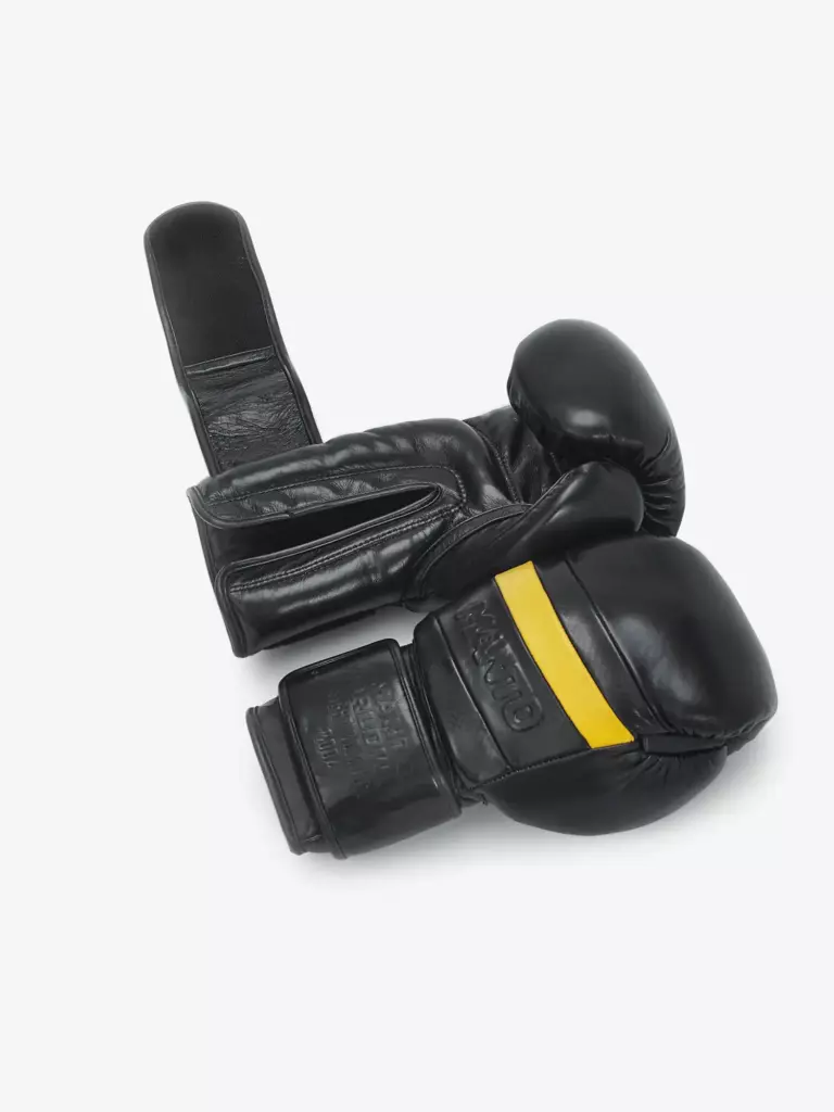Боксёрские перчатки MANTO CARBON