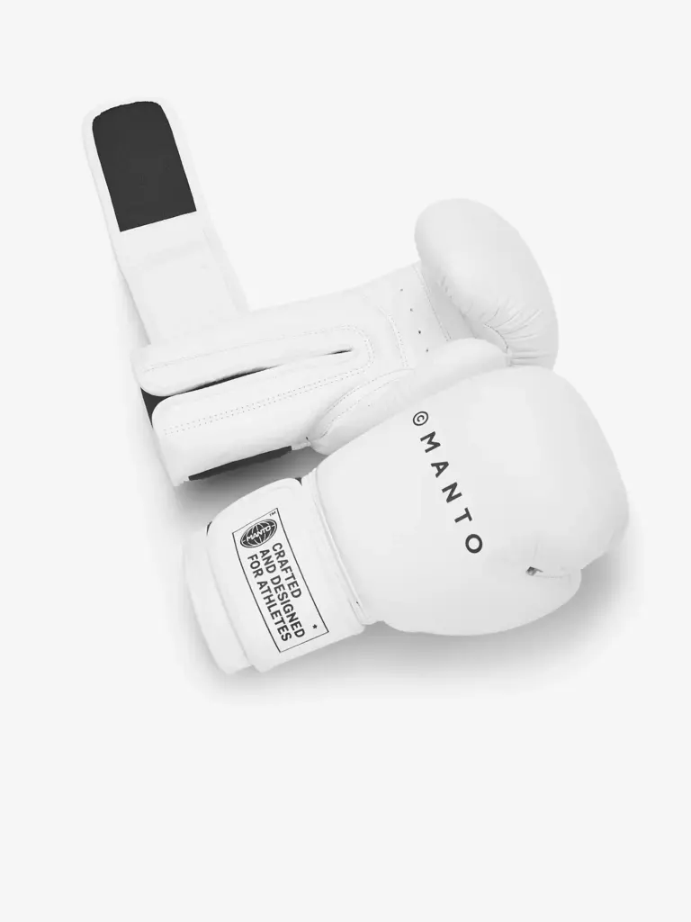 Боксёрские перчатки MANTO IMPACT+ белые