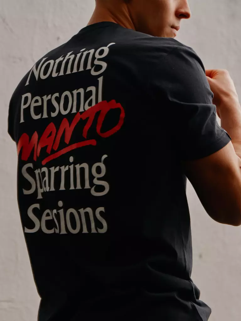 Футболка MANTO NOTHING PERSONAL - чёрная
