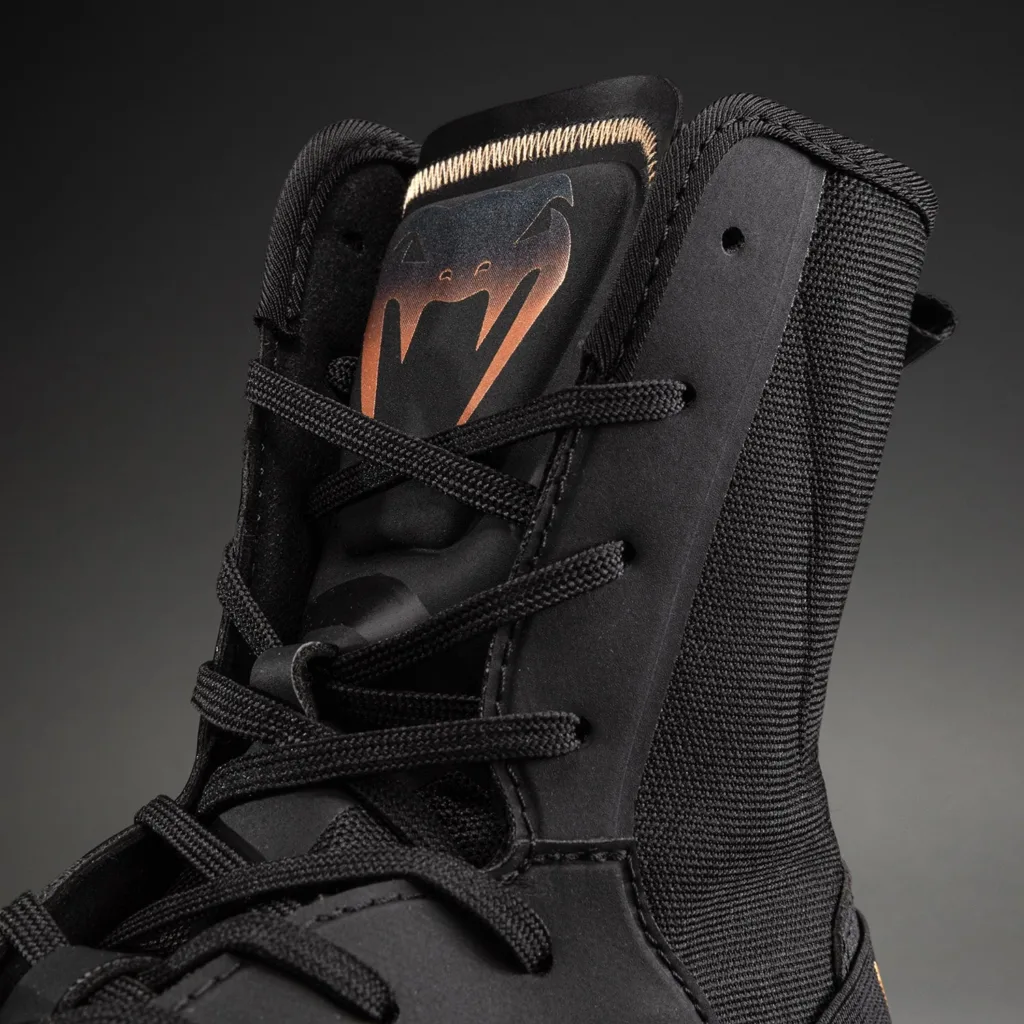 Боксёрки Venum Elite Neo -  Black/Gold