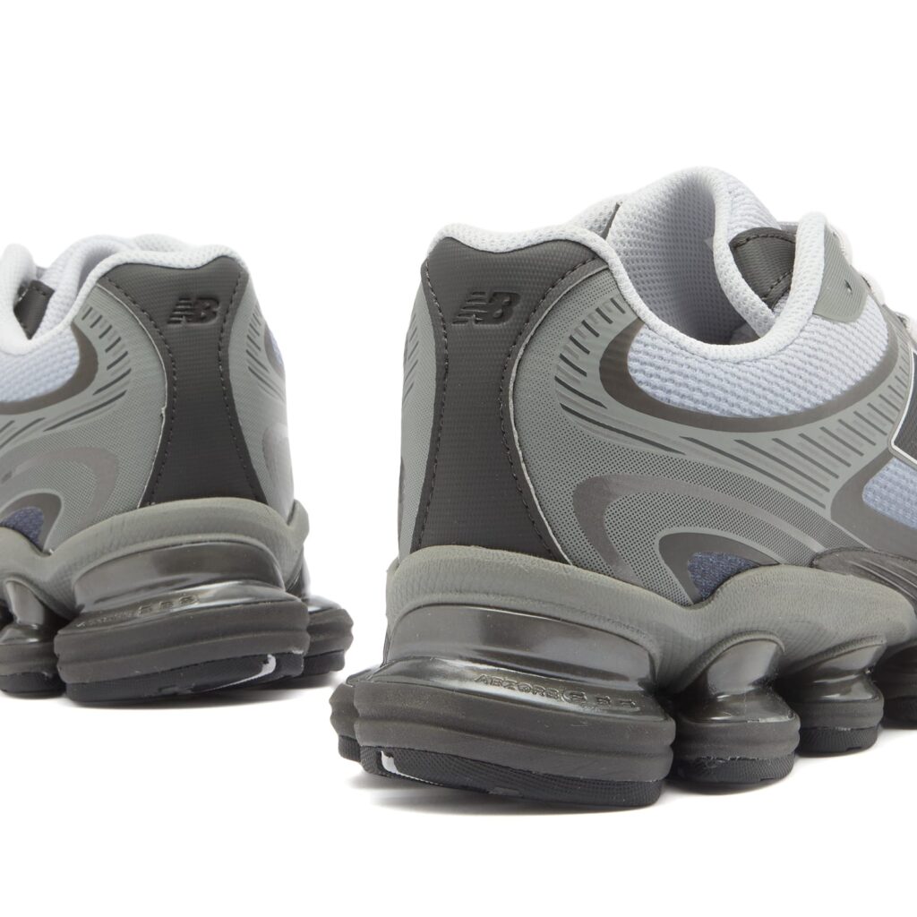Кроссовки New Balance 2000