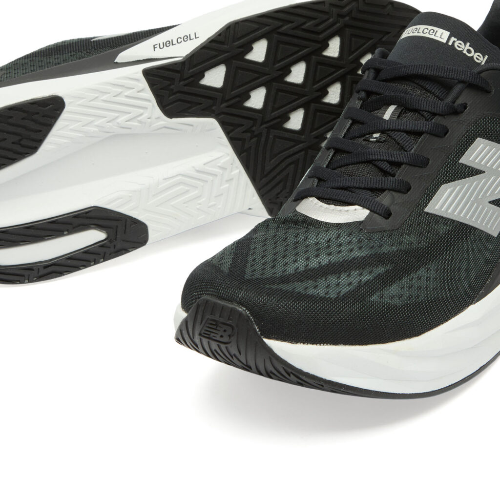 Кроссовки New Balance Rebel v5