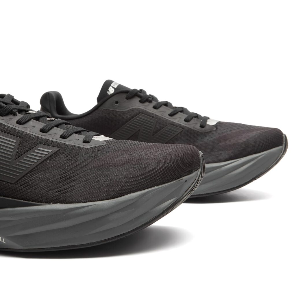 Кроссовки New Balance Fuelcell Rebel v5