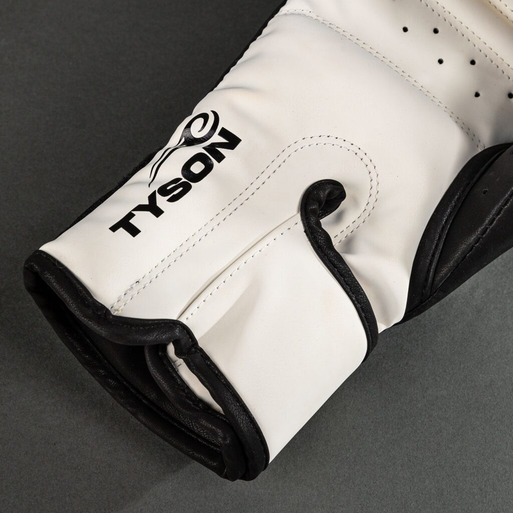 Перчатки Venum Mike Tyson Replica Boxing s - Deep Black/Optical White