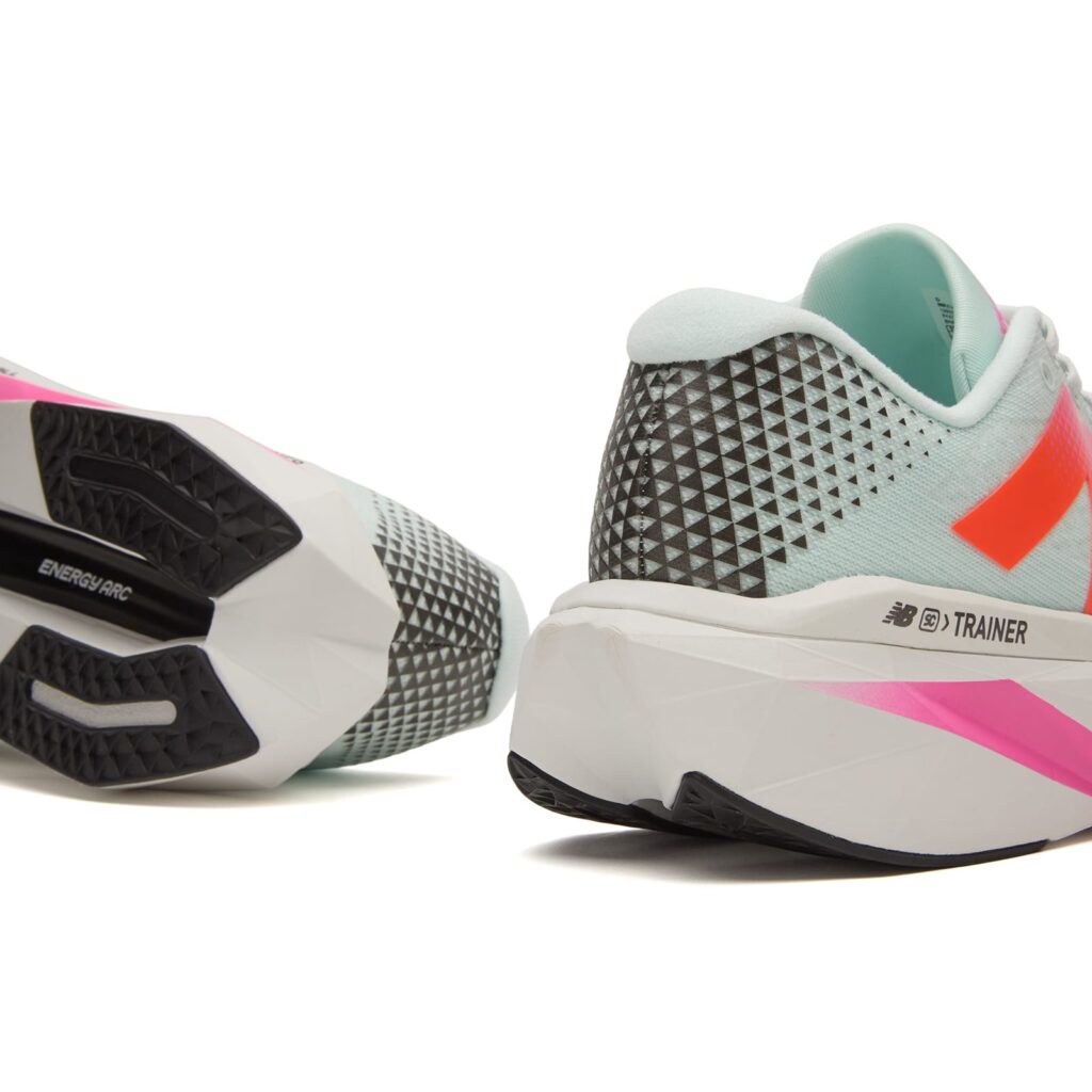 Кроссовки New Balance Supercomp v3 sneaker