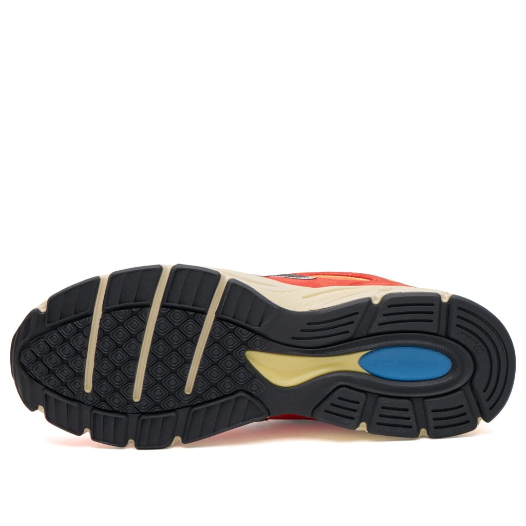 Кроссовки New Balance 990v4