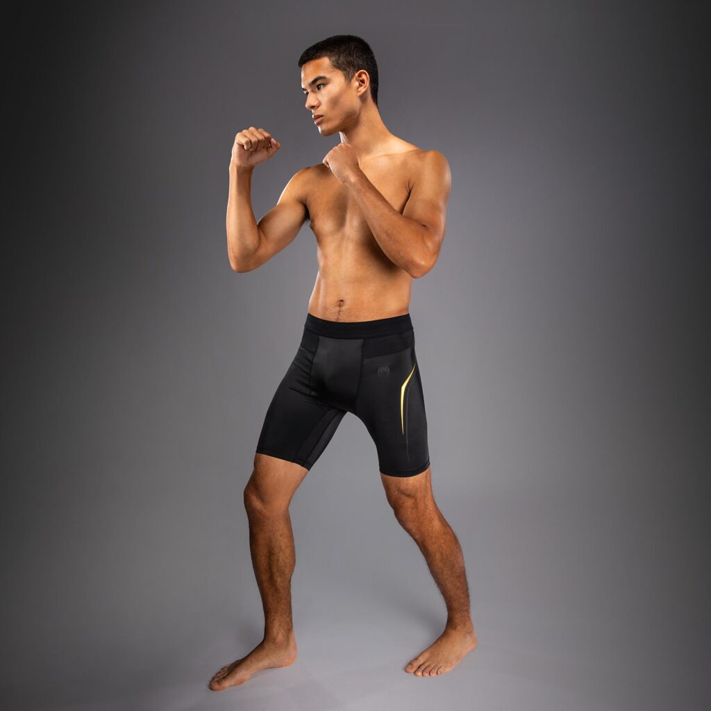 Шорты Venum G-Core Vale Tudo - Black/Gold