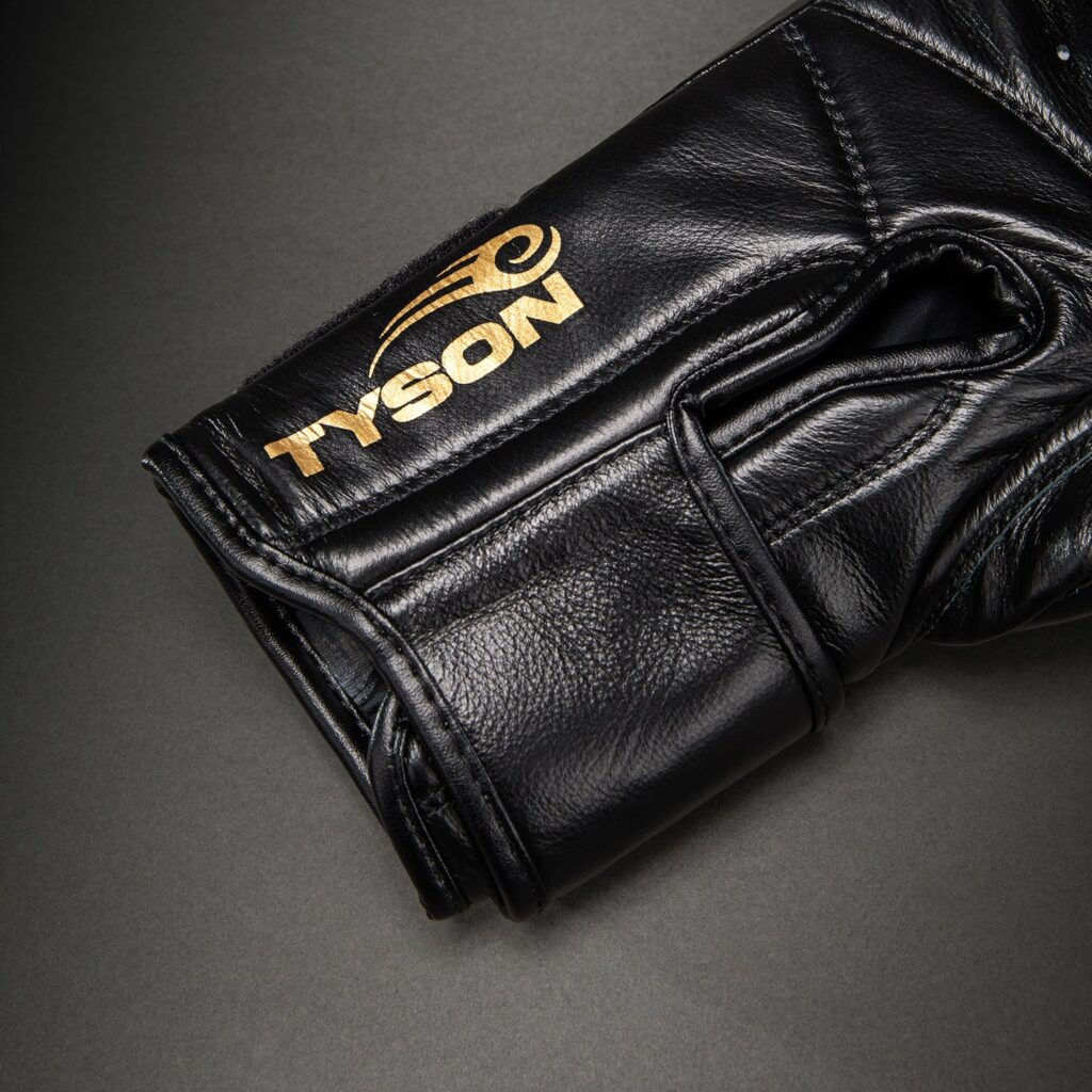 Перчатки Venum Giant 2.0 Mike Tyson Pro Boxing s - Black/Gold