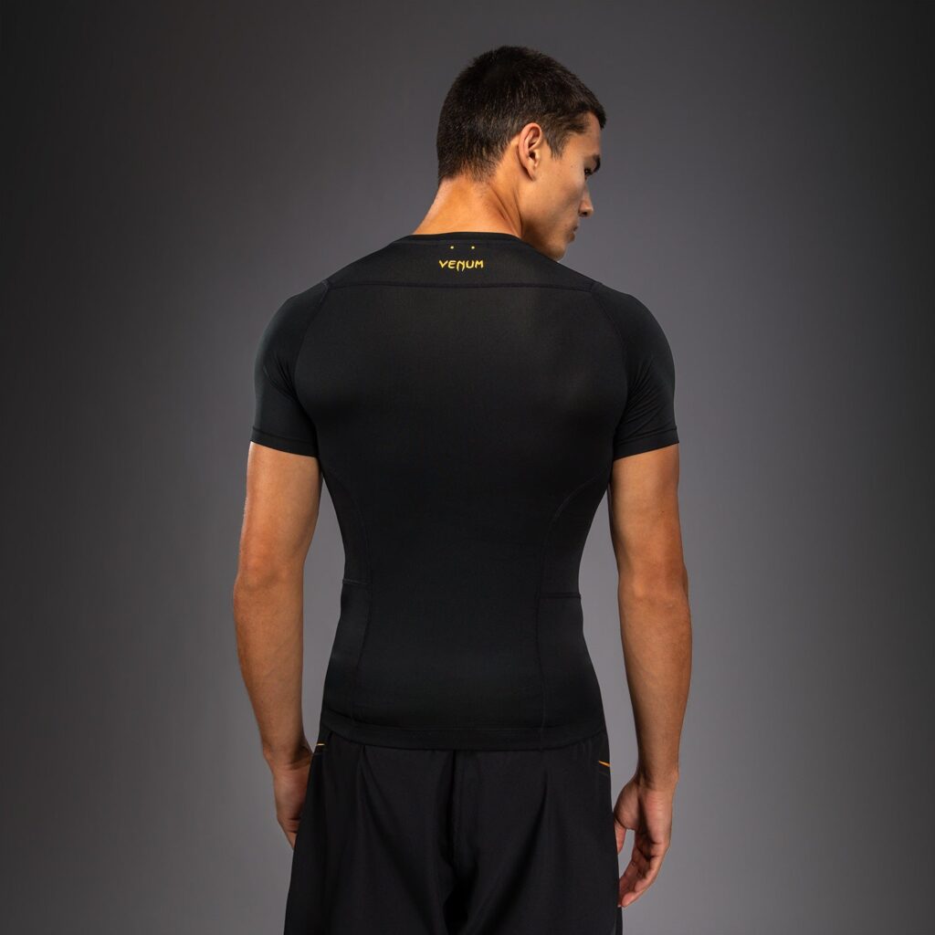 Рашгард Venum G-Core Short Sleeve - Black/Gold
