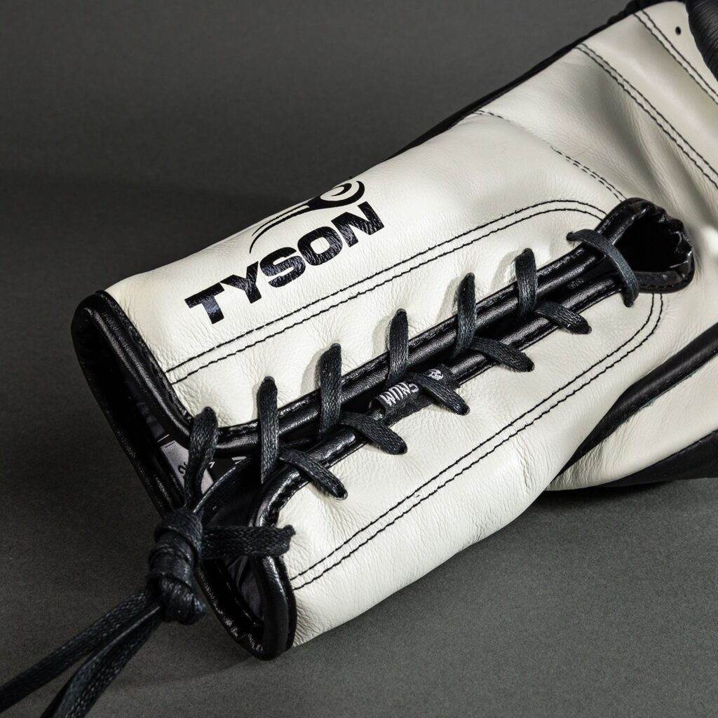 Перчатки Venum Giant 2.0 Mike Tyson Pro Boxing s with Laces - Deep Black/Optical White