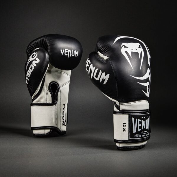 Перчатки Venum Giant 2.0 Mike Tyson Pro Boxing s - Deep Black/Optical White