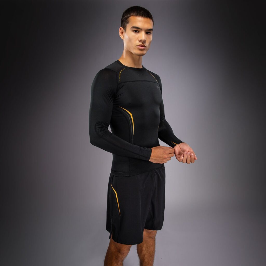 Рашгард Venum G-Core Long Sleeve - Black/Gold