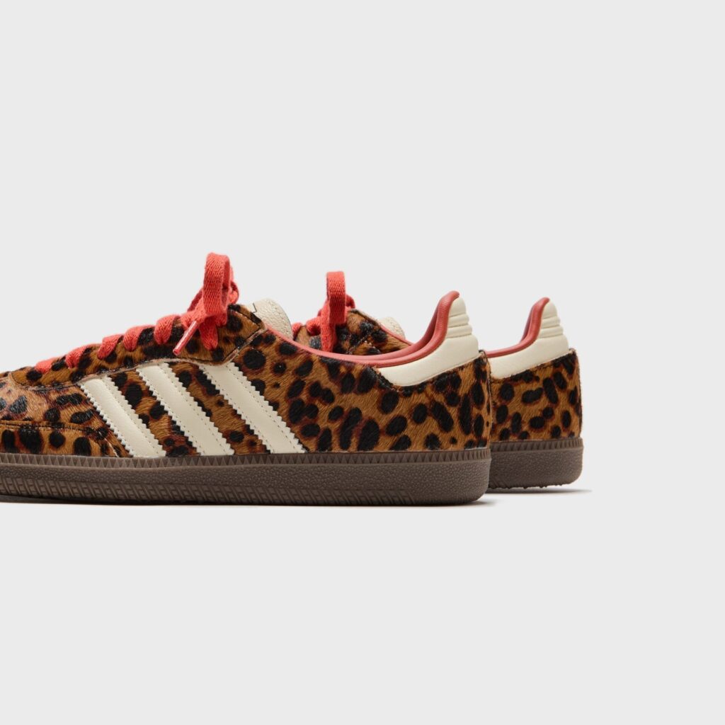 Кроссовки adidas WMNS Samba OG - Core Black / Preloved Red / Cream White