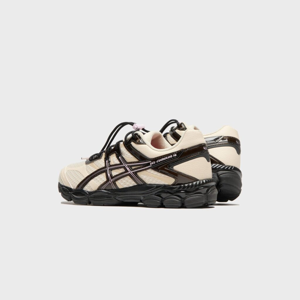 Кроссовки ASICS x Finesse Gel-Cumulus 16 - Sand / Desert Rose