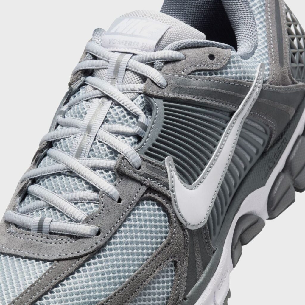 Кроссовки Nike Zoom Vomero 5 - Cool Grey / White / Wolf Grey
