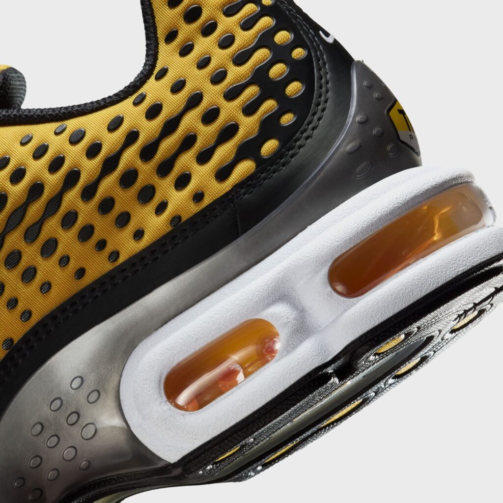 Кроссовки Nike Air Max Plus VII - Varsity Maize / White / Black