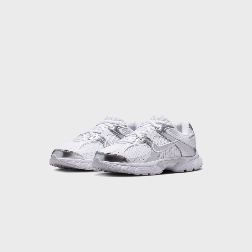 Кроссовки Nike GS V5 Rnr - White / Metallic Silver / Pure Platinum