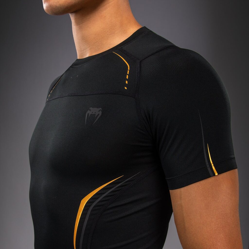Рашгард Venum G-Core Short Sleeve - Black/Gold